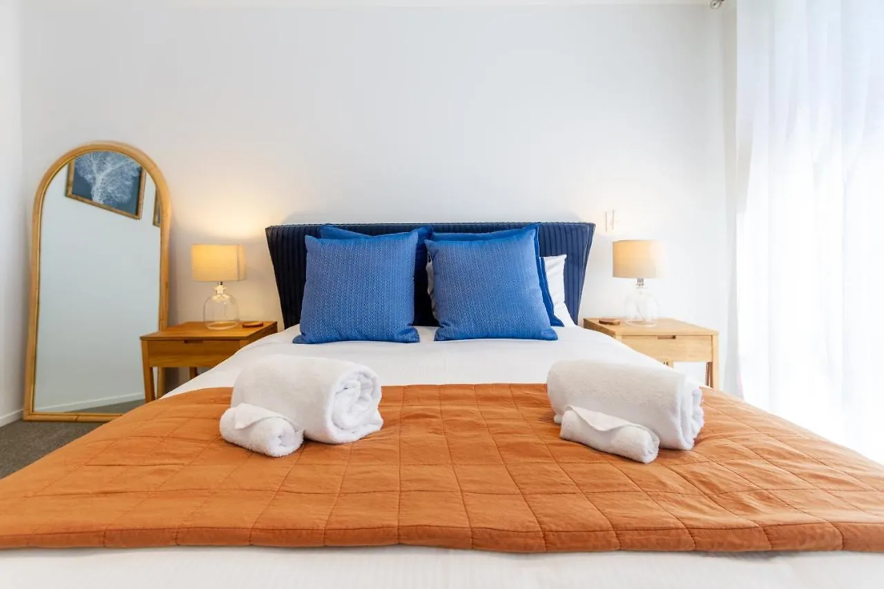 Heart Of Christchurch Cbd Hideaway 2Bed 1 Bath 0*,  New Zealand