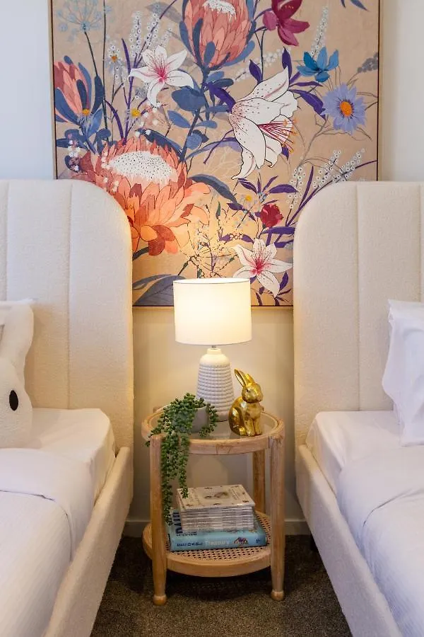 Heart Of Christchurch Cbd Hideaway 2Bed 1 Bath 0*,  New Zealand